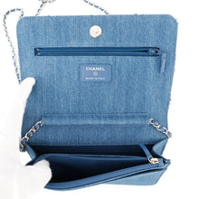 将图像加载到图库查看器中，CHANEL Matelasse Chain wallet BlueA33814 Denim
