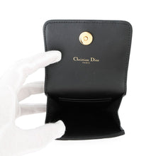 将图像加载到图库查看器中，Dior Cannage CARO Phone Holder BlackS5105UWHC_M900 Calf Leather

