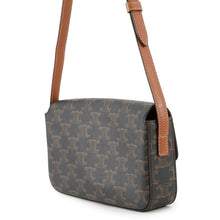 将图像加载到图库查看器中，CELINE Triomphe Claude Shoulder Bag Tan194142 PVC Calf Leather

