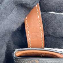 将图像加载到图库查看器中，CELINE Triomphe Claude Shoulder Bag Tan194142 PVC Calf Leather
