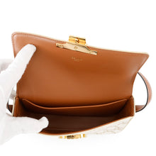 将图像加载到图库查看器中，CELINE Triomphe Claude Shoulder Bag White194142 PVC Leather
