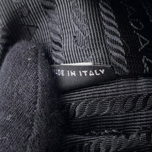 将图像加载到图库查看器中，PRADA Re-Edition 2005 Shoulder Bag Black1BH204 Nylon
