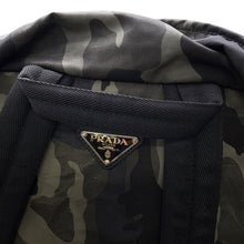 将图像加载到图库查看器中，PRADA Camouflage Backpack Khaki/BlackV135 Nylon
