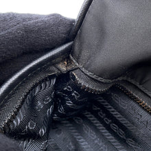 将图像加载到图库查看器中，PRADA Shoulder Bag Black Nylon Leather
