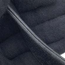 将图像加载到图库查看器中，CHANEL Boy Chanel ChainShoulder Bag Black Leather Fur Size 25
