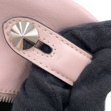 将图像加载到图库查看器中，FENDI Bolsa Vitto Dolce Studded Shoulder Bag Pink8BT281 Leather
