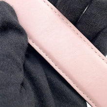 将图像加载到图库查看器中，FENDI Bolsa Vitto Dolce Studded Shoulder Bag Pink8BT281 Leather
