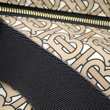 将图像加载到图库查看器中，BURBERRY TBMonogram Waist Bag Beige/Black8011615 Nylon
