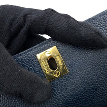 将图像加载到图库查看器中，CHANEL ChainShoulder Navy Caviar Leather
