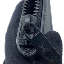 将图像加载到图库查看器中，LOUIS VUITTON Take Off・Pouch NoirM69837 Grain Leather
