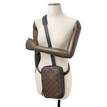 将图像加载到图库查看器中，LOUIS VUITTON Utility side bag NoirM44428 Monogram / Solar Powered Ray
