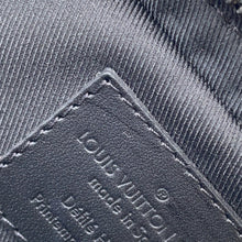 将图像加载到图库查看器中，LOUIS VUITTON Utility side bag NoirM44428 Monogram / Solar Powered Ray
