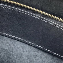 将图像加载到图库查看器中，LOUIS VUITTON Varenne EW NoirM11791 Epi Leather Monogram
