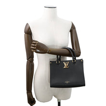 将图像加载到图库查看器中，LOUIS VUITTON Padlock &amp; Go NoirM22311 Grained Calf Leather
