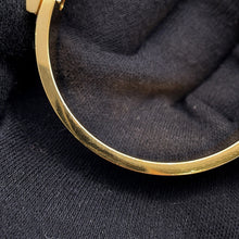 将图像加载到图库查看器中，HERMES Clic crack Size PM Noir・Dore Metal Enamel Glitter
