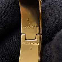 Load image into Gallery viewer, HERMES Clic crack Size PM Noir・Dore Metal Enamel Glitter
