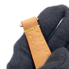 将图像加载到图库查看器中，LOUIS VUITTON Nano Noe BrownM81266 Monogram

