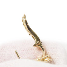 Load image into Gallery viewer, Van Cleef &amp; Arpels Vintage Alhambra Earring Size vintageVCARD40400 18K Yellow Gold
