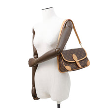 Load image into Gallery viewer, LOUIS VUITTON Diane NM NoirM45985 Monogram Size PM
