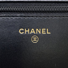 将图像加载到图库查看器中，CHANEL Camellia Chain Wallet BlackA47421 Caviar Leather
