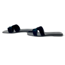 Load image into Gallery viewer, HERMES Oran Two-Tone Sandals Black/VertMoose Leather Velvet Size 38H
