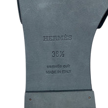 Load image into Gallery viewer, HERMES Oran Two-Tone Sandals Black/VertMoose Leather Velvet Size 38H
