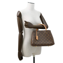 将图像加载到图库查看器中，LOUIS VUITTON Montaigne BordeauxM41055 Monogram Size BB
