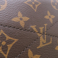 将图像加载到图库查看器中，LOUIS VUITTON Montaigne BordeauxM41055 Monogram Size BB
