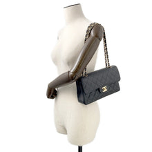 Load image into Gallery viewer, CHANEL Matelasse W Flap W Chain Shoulder BlackA01113 Caviar Leather Size 23
