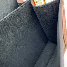 将图像加载到图库查看器中，LOUIS VUITTON Dauphine NoirM45959 Monogram Monogram Reverse Canvas Size MINI
