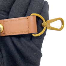 将图像加载到图库查看器中，LOUIS VUITTON Dauphine NoirM45959 Monogram Monogram Reverse Canvas Size MINI
