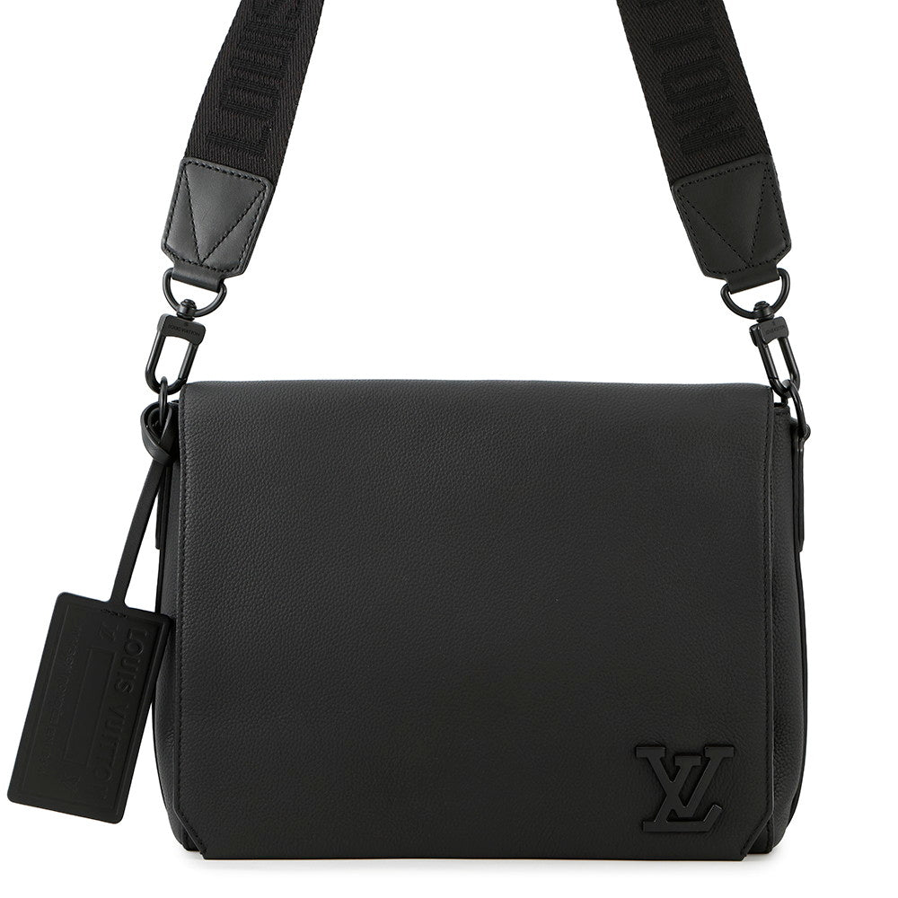 LOUIS VUITTON ★Takeoff Messenger NoirM57080 Grain Leather