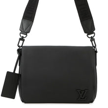 将图像加载到图库查看器中，LOUIS VUITTON takeoff messenger NoirM57080 Grain Leather
