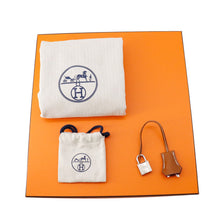 将图像加载到图库查看器中，HERMES Birkin Picnic Fauve Straw Barenia LeatherFauve Size 25
