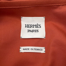 将图像加载到图库查看器中，HERMES Printed Serie Button Hooded Blouson Size 34 Brique Cotton78% Polyester22%
