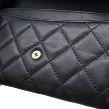将图像加载到图库查看器中，CHANEL Matelasse flap wallet Black Lambskin
