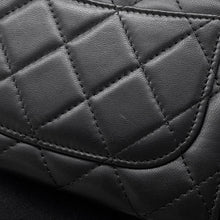 将图像加载到图库查看器中，CHANEL Matelasse flap wallet Black Lambskin
