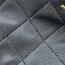 将图像加载到图库查看器中，CHANEL Matelasse Shopping Tote Bag BlackAS3537 Calf Leather
