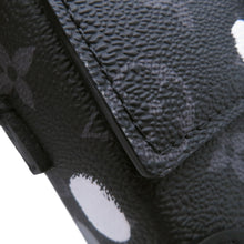 将图像加载到图库查看器中，LOUIS VUITTON LV x YK Steamer・Wearable Wallet NoirM81935 Monogram Eclipse Painted Dot
