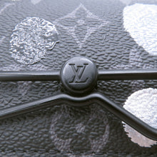 将图像加载到图库查看器中，LOUIS VUITTON ★LV × YK Steamer Wearable Wallet NoirM81935 Monogram Eclipse Painted Dot

