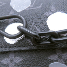 将图像加载到图库查看器中，LOUIS VUITTON LV x YK Steamer・Wearable Wallet NoirM81935 Monogram Eclipse Painted Dot
