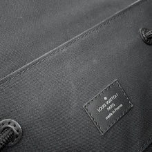 将图像加载到图库查看器中，LOUIS VUITTON Christopher NoirM43735 Monogram Macassar Canvas Size MM
