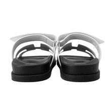 将图像加载到图库查看器中，HERMES Shipley Sandals White/Black Calf Leather Size 38 1/2
