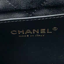 将图像加载到图库查看器中，CHANEL Chanel 22 Handbag BlackAS3980 Shiny Calf Leather Size Mini
