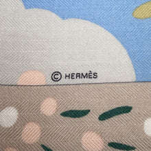 将图像加载到图库查看器中，HERMES Giant Square Aesop&#39;s Fables Size 140 Orange/Green/Blue・Ciel Cashmere70% Silk30%
