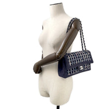 将图像加载到图库查看器中，CHANEL Matelasse W flap ChainShoulder NavyA01112 Tweed Denim Leather
