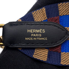 将图像加载到图库查看器中，HERMES Bandouliere Sangle Maxi Quadrille Black/Blue Billiards/Biscuit/Rouge H Swift Leather toile Size 2&quot;/41.3&quot;
