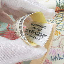 Load image into Gallery viewer, HERMES Carre Carre double-faced scarf &quot;Millefeuille de Soi&quot; Size 90 Vanille/ Pink / Blue Silk100%
