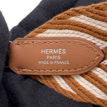 将图像加载到图库查看器中，HERMES Bandouliere Sangle Zigzak Ecru/Gold Canvas Swift Leather Size 2&quot;x4.5&quot;
