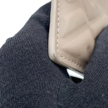 将图像加载到图库查看器中，FENDI Baguette Card Case Gray8M0445 Nappa Leather
